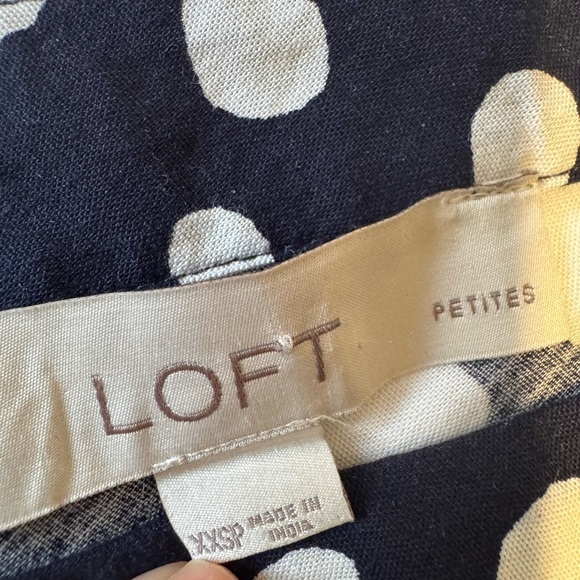 LOFT Size XXSP Navy Blue White Dotted Flutter Sleeve V Neck Midi Dress Tiered - Picture 6 of 7